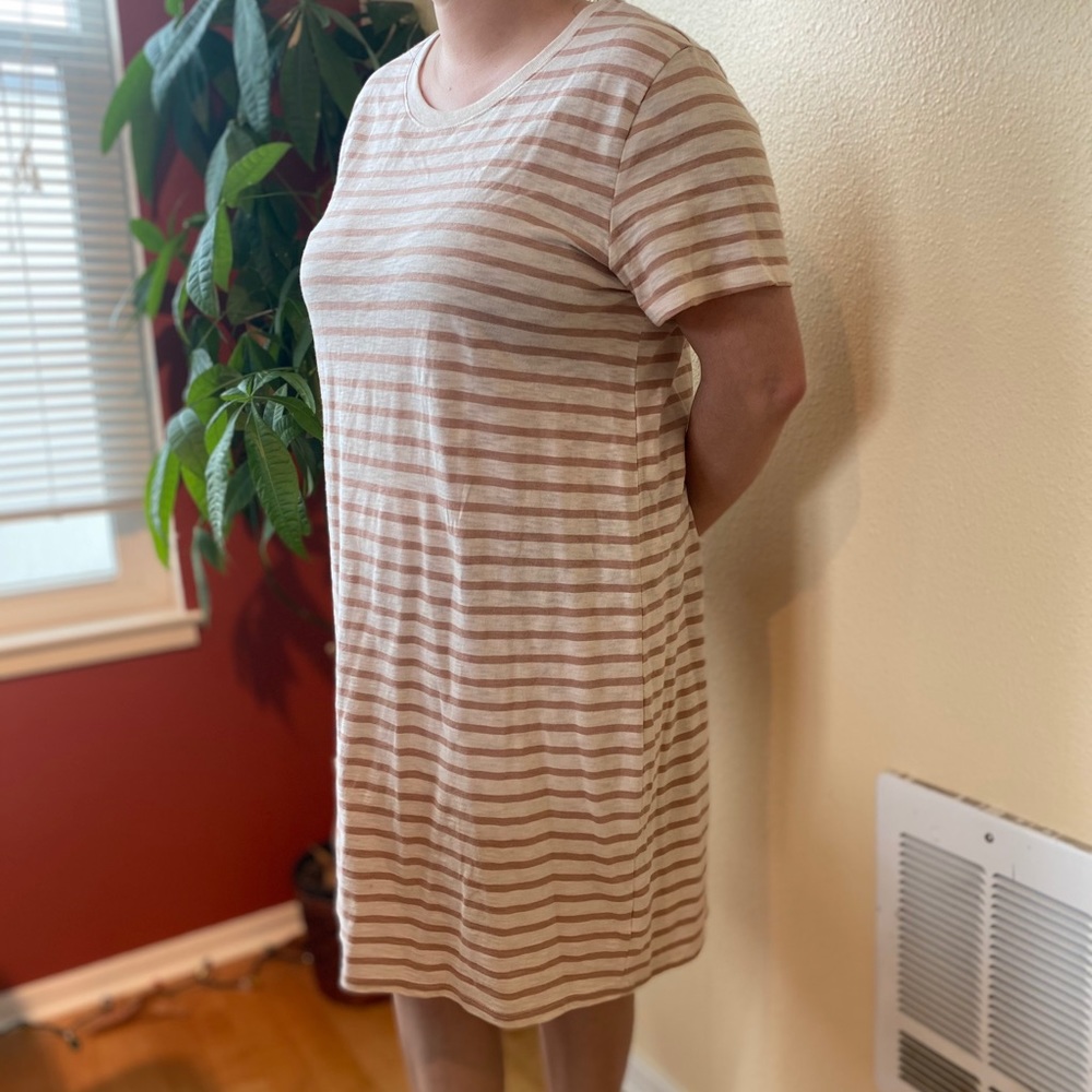 Universal Thread Striped Midi t-shirt dress